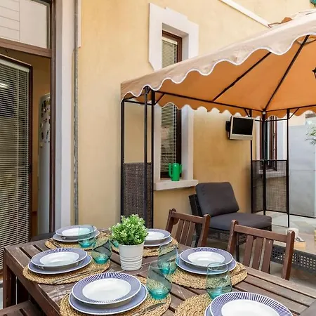 דירה Vela House